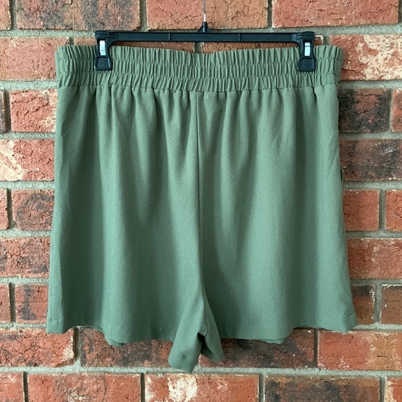 Abound Olive Green Belted High Waist Shorts - Picture 4 of 4